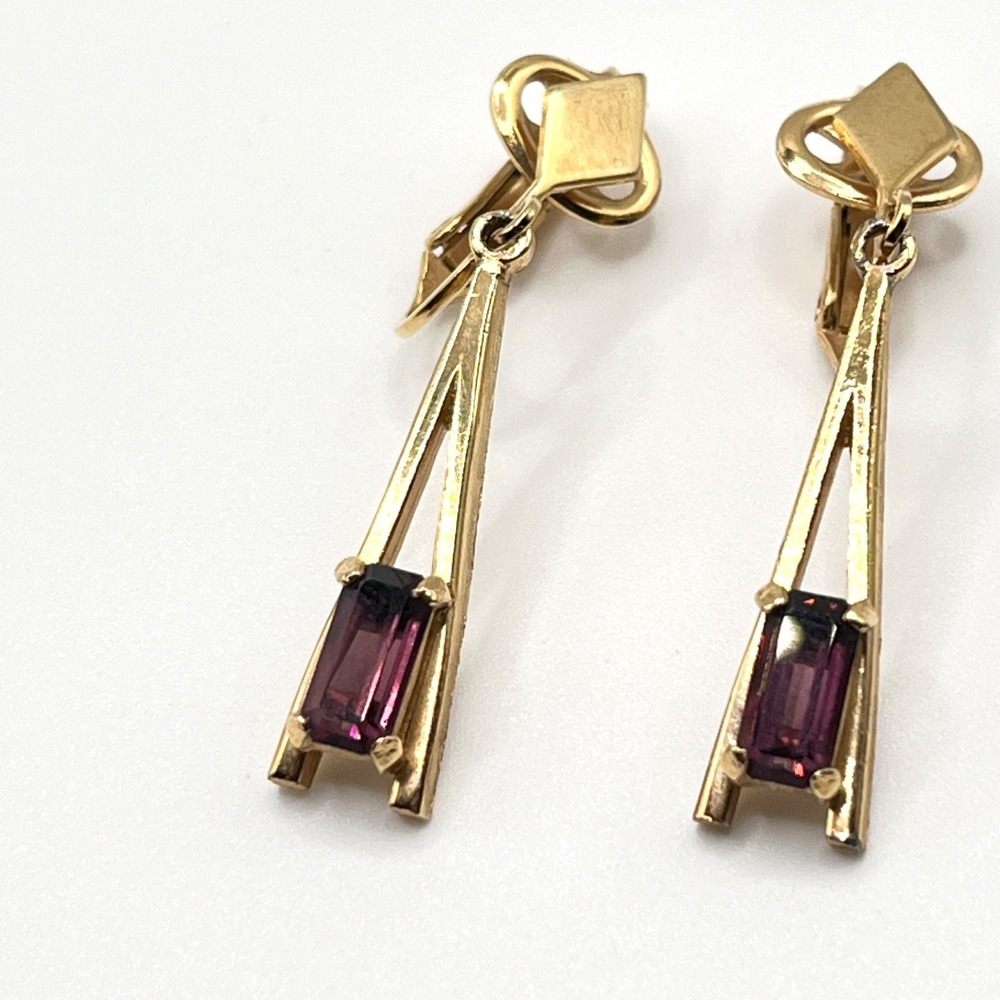 Vintage AVON Plaza Gold Tone Dangle Earrings Purple Glass Lever Clip Ons